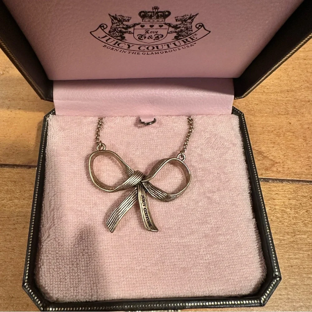 Juicy Couture Gold Bow Necklace - Picture 1 of 4